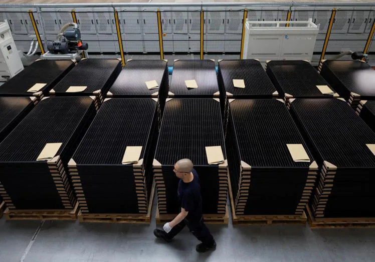 Una de las pocas fábricas de paneles solares en Europa.